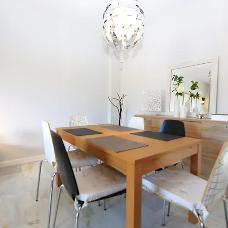 West Sabine Apartament *